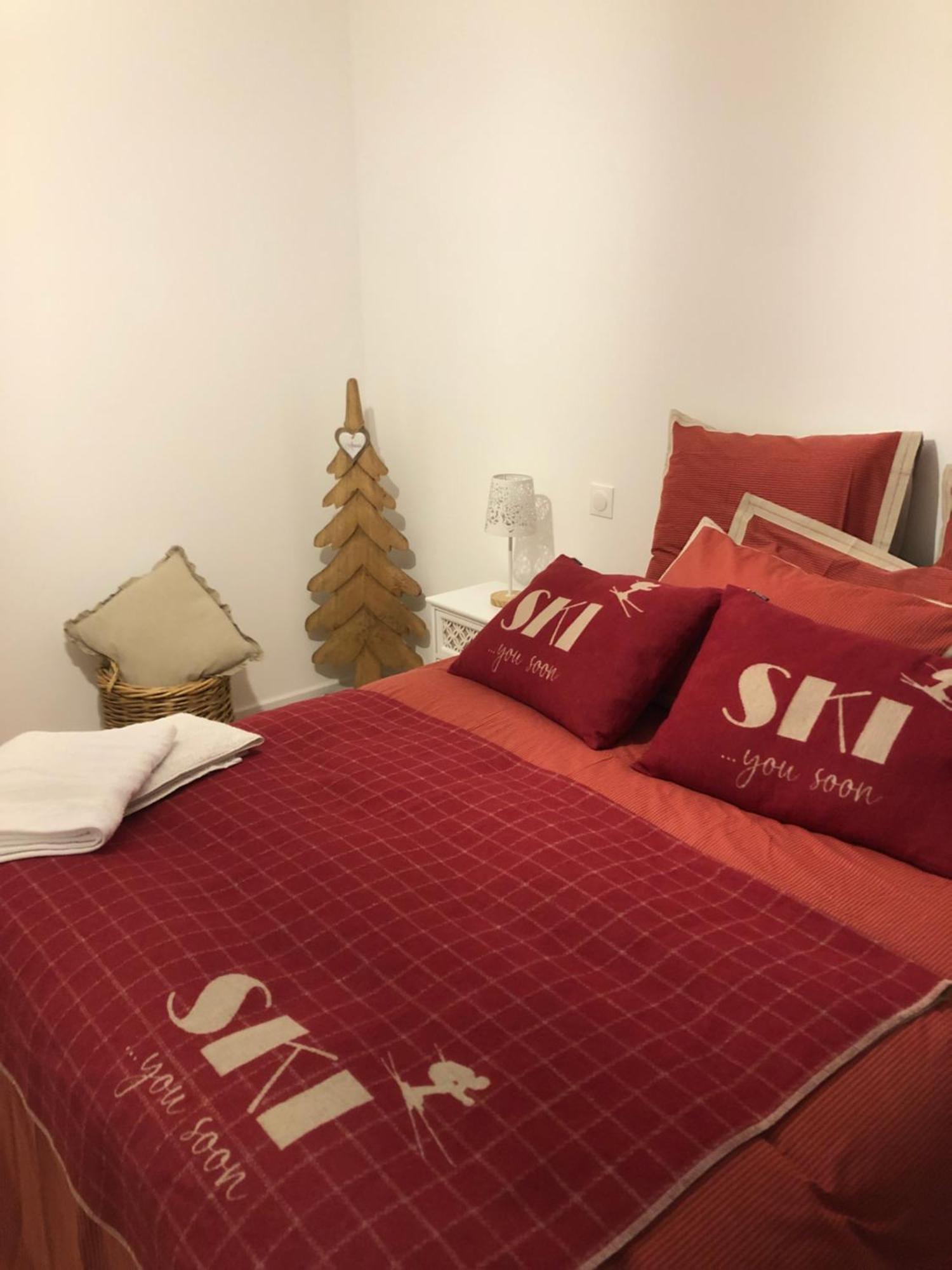 Appartement Aux Pieds Des Pistes De Ski Laveissiere Bagian luar foto